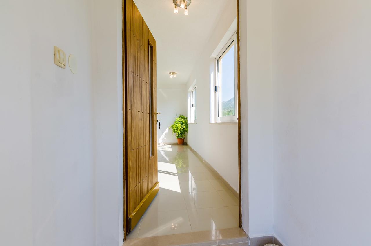 Apartment & Rooms Mazdin Banići Exterior foto