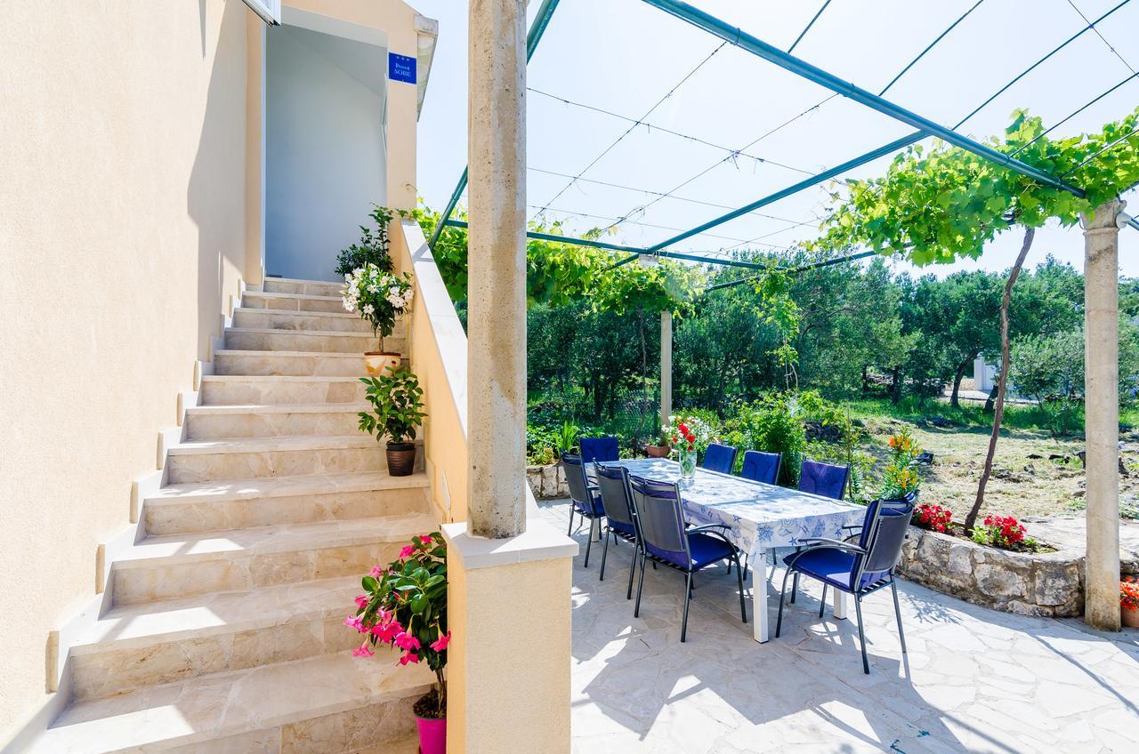 Apartment & Rooms Mazdin Banići Exterior foto